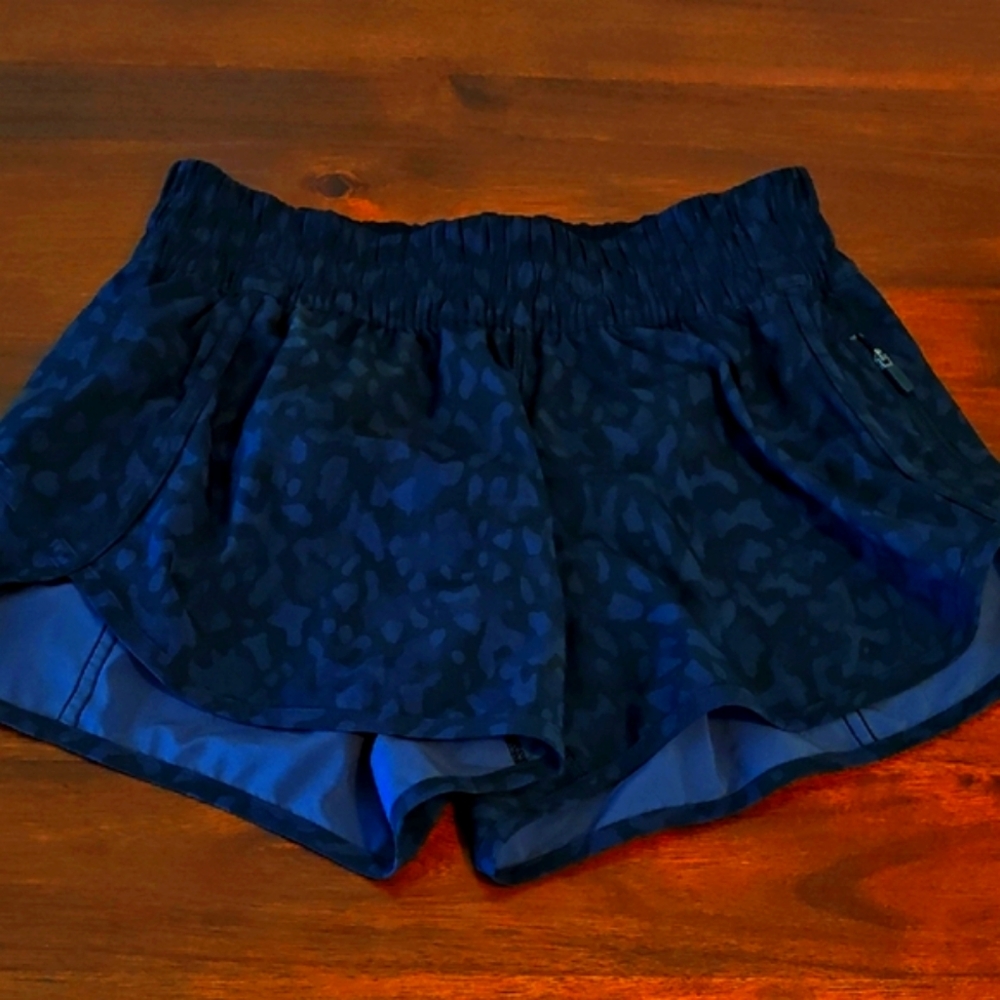 Lululemon Black Patterned Athletic Shorts Size 8
